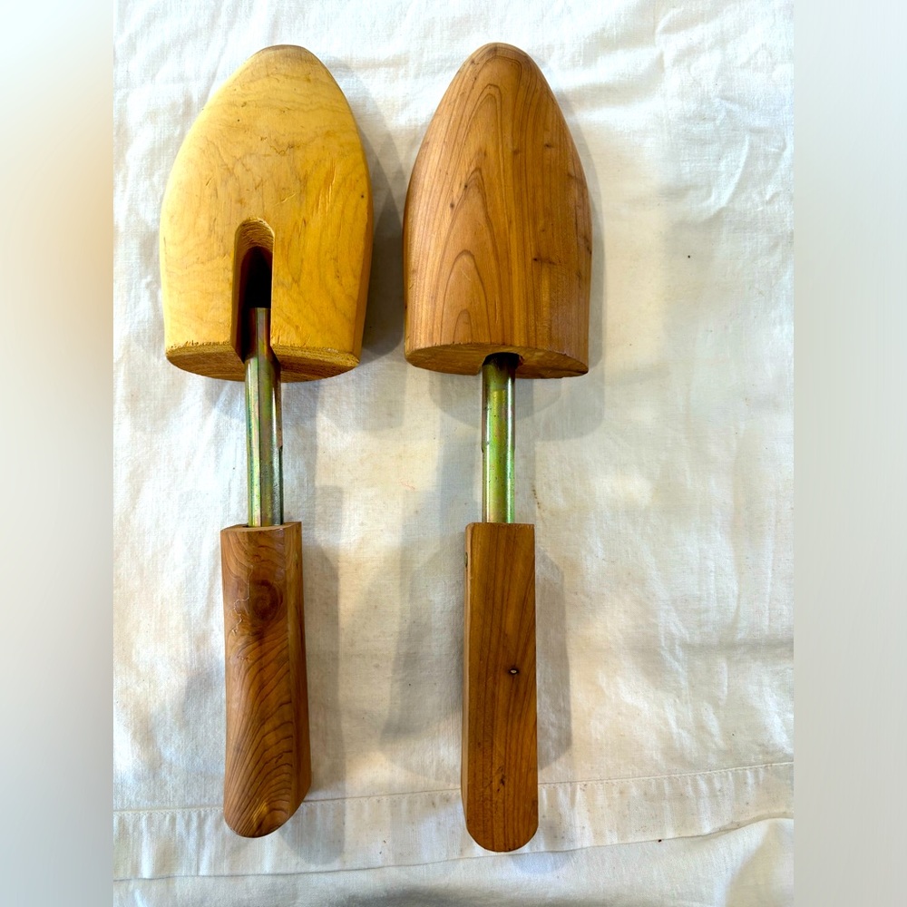 Vintage. Rare fine.Thom Mcan Wood shoe tree stretchers. I have‎ two pair. 1797.